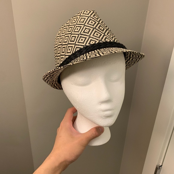 Unisex Lightweight Fedora style, very chic for summer hat size S/M - Picture 2 of 3